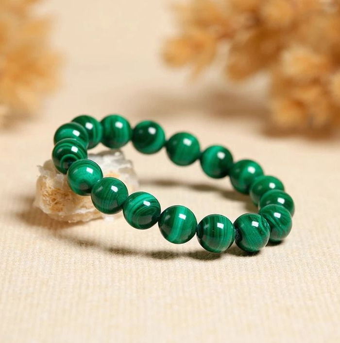 Malachite gemstone bracelet with 8mm beads and 18cm length