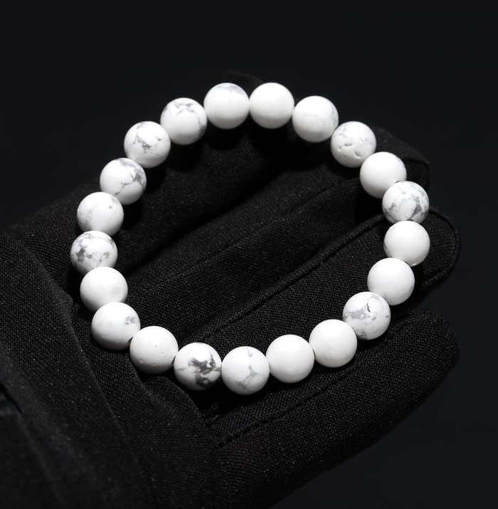 Handmade white Howlite bracelet with 8mm stretch gemstone beads
