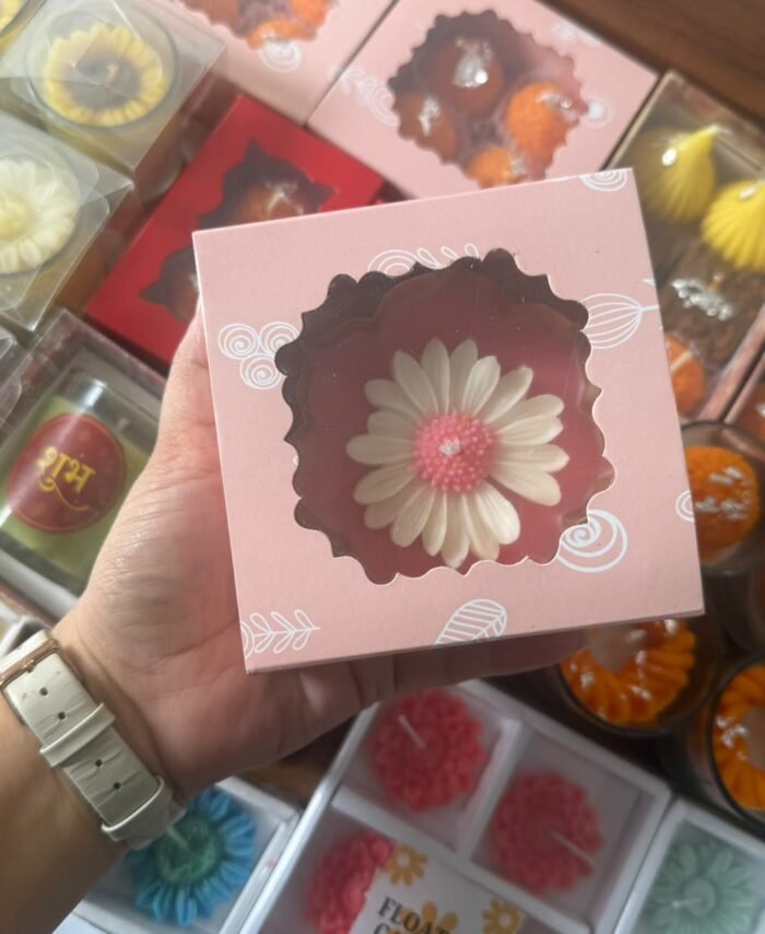 White Daisy Botanical Scented Candle | The "Blushing Petal"